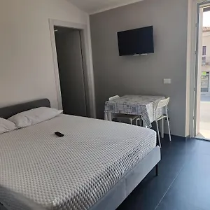 Flat 1 Balcone Verona